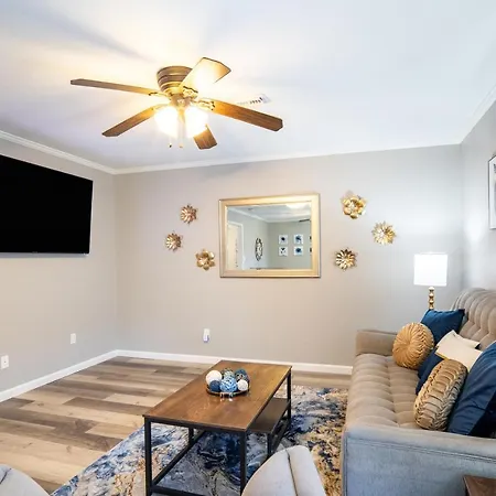 Spacious Beautiful Home Near Kalahari Resorts